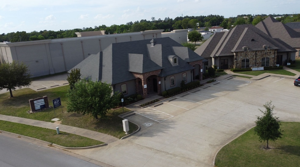 More Photos Of 2339 Dueling Oaks, Tyler Office For Lease