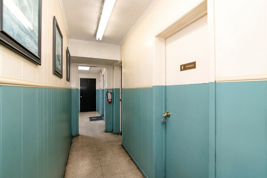 More Photos Of 400 E Vickery Blvd, Fort Worth Warehouse For Lease