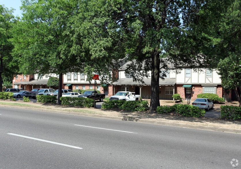 More Photos Of 3235 S Mendenhall Rd, Memphis Apartments For Sale