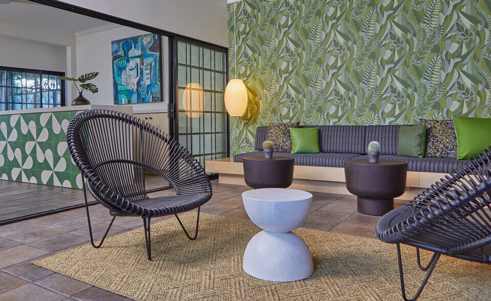 More Photos Of 288 E Camino Monte Vis, Palm Springs Hotel For Sale