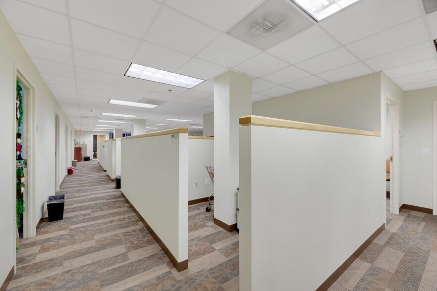 More Photos Of 4235 28th Ave, Marlow Heights Office For Sale