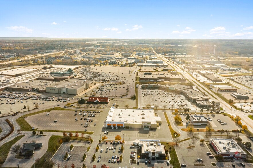 More Photos Of 4411 W Wisconsin Ave, Appleton Freestanding For Sale