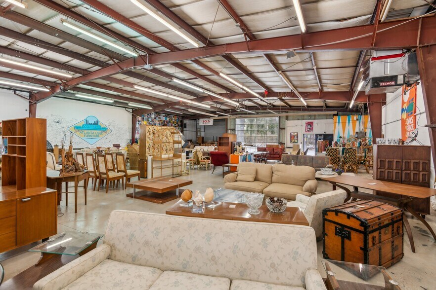 More Photos Of 1080 Katherwood Dr SW, Atlanta Showroom For Sale