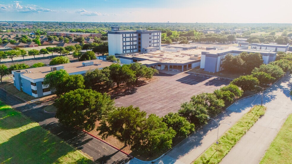 Primary Photo Of 2709 Hospital Blvd, Grand Prairie Hospital For Sale