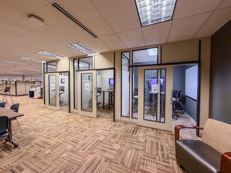 More Photos Of 985 Gezon Pky SW, Grand Rapids Medical For Lease