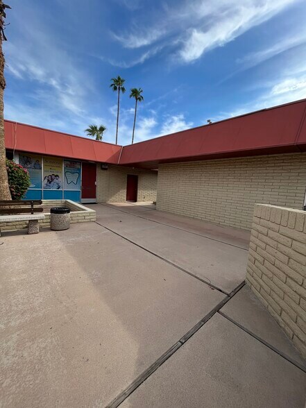 More Photos Of 1701 W Glendale Ave, Phoenix Medical For Sale