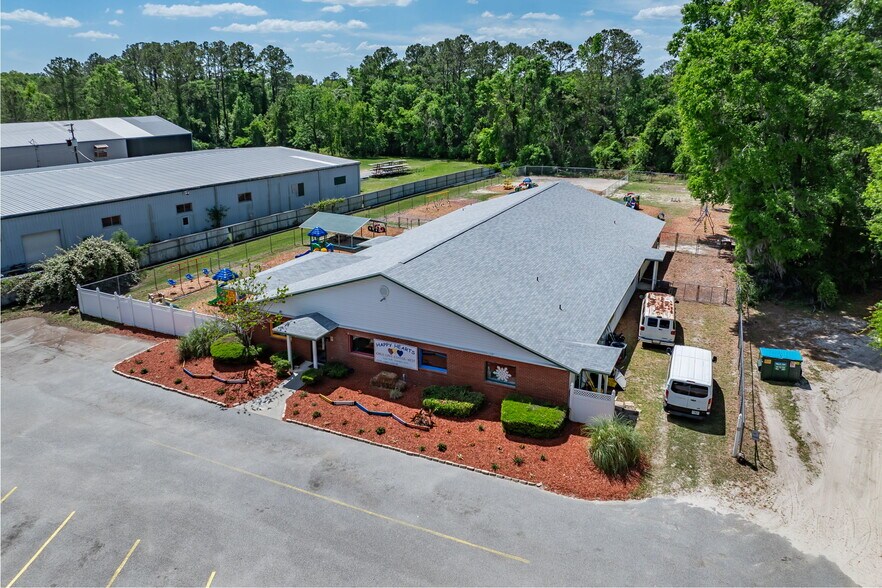 More Photos Of 522 NW Turner Rd, Lake City Daycare Center For Sale