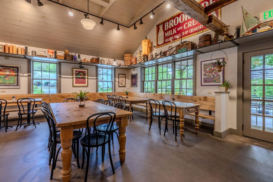 More Photos Of 305 Main St, Peru Restaurant For Sale