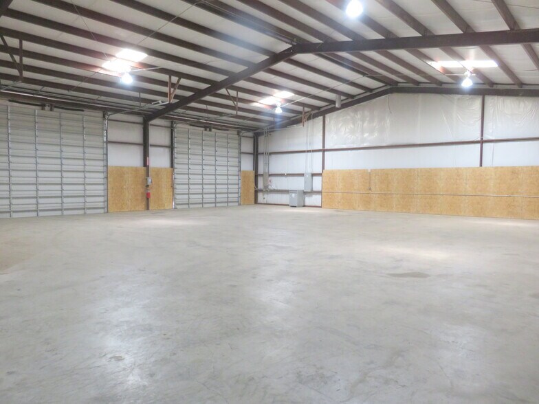 More Photos Of 2915 Greenlee Park Trl, Weatherford Warehouse For Sale