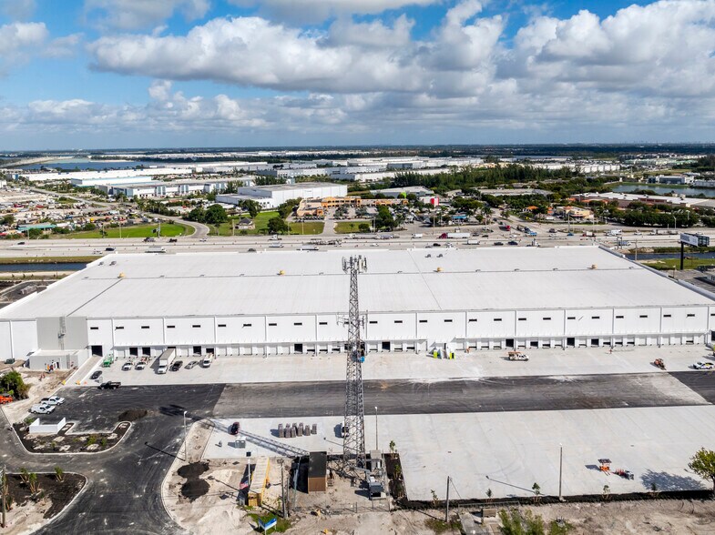 More Photos Of 10900 NW 128th Street, Medley Warehouse For Lease