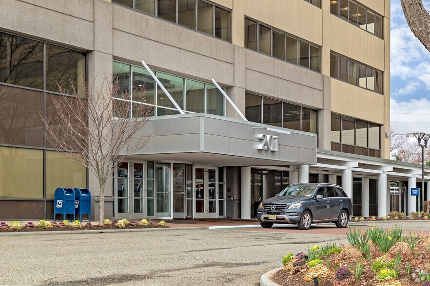 More Photos Of 201 State Route 17 N, Rutherford Office For Sale