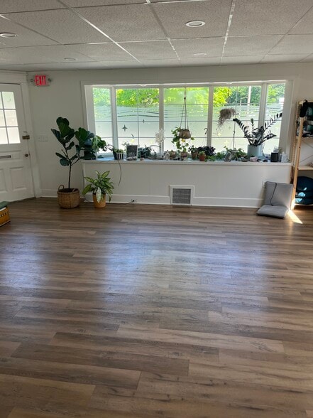 More Photos Of 2 Scott Dyer Rd, Cape Elizabeth Storefront Retail Office For Sale