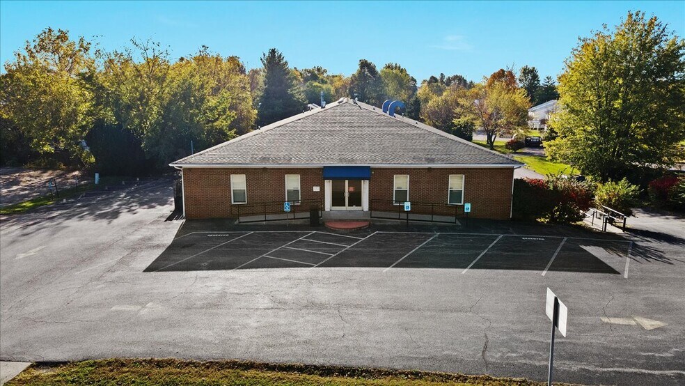More Photos Of 617 Mulberry St, Elizabethtown Office For Sale