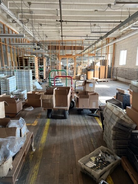 More Photos Of 824 Noyes St, Utica Manufacturing For Sale