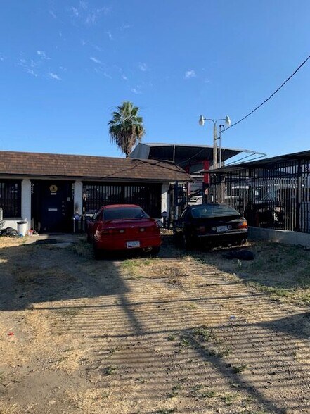 More Photos Of 925 W. Main Street St, El Cajon General Retail For Sale