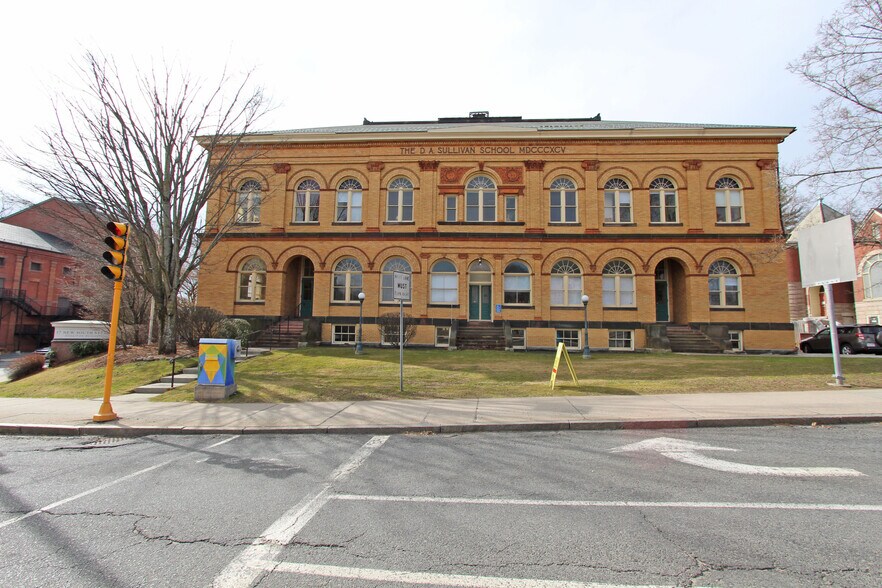 More Photos Of 17 New South St, Northampton Office Residential For Lease