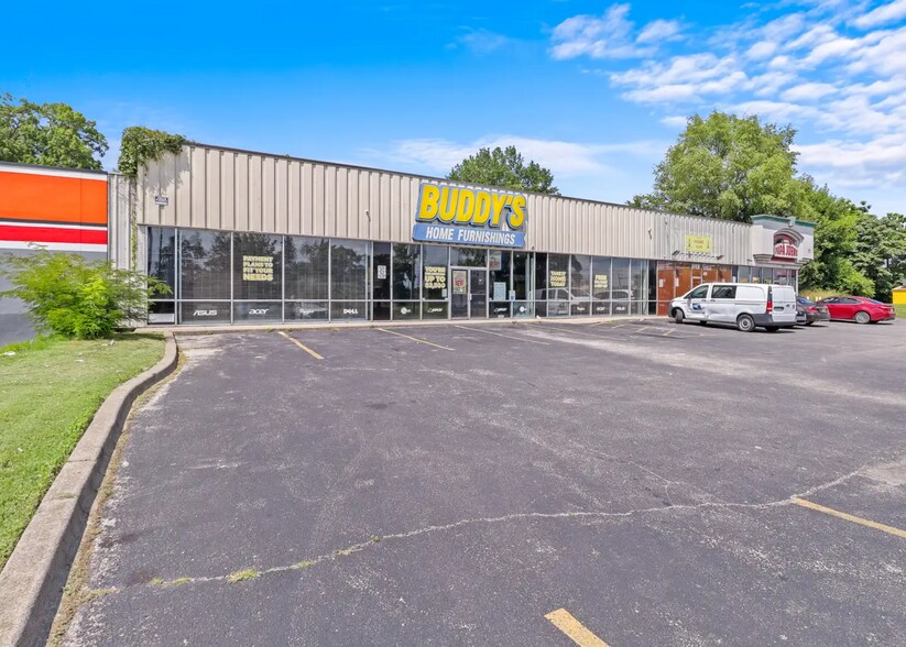 More Photos Of 2111 W Broadway, Louisville Fast Food For Lease