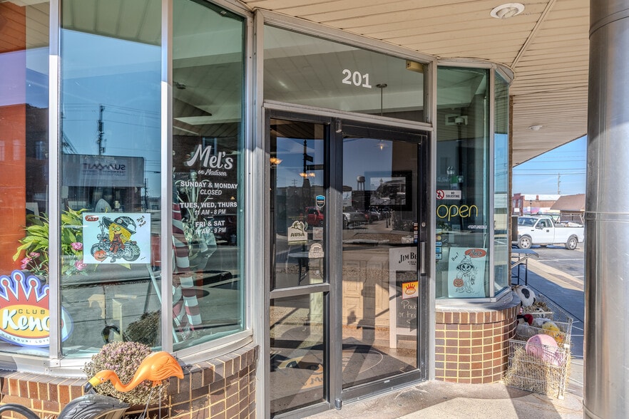 More Photos Of 201 W Commercial St, Lebanon Office For Sale