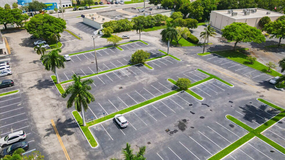 More Photos Of 941 Kimberly Blvd, North Lauderdale Unknown For Lease