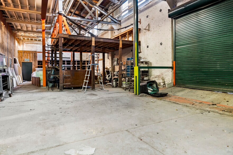 More Photos Of 403-409 N Pearl St, Albany Warehouse For Sale