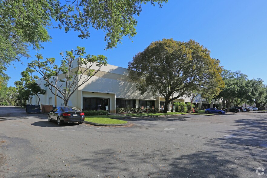 Primary Photo Of 3011-3015 Greene St, Hollywood Showroom For Lease