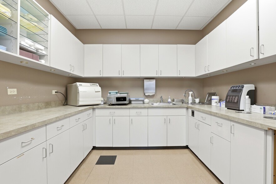 More Photos Of 3804 Kern Way, Yakima Office For Lease