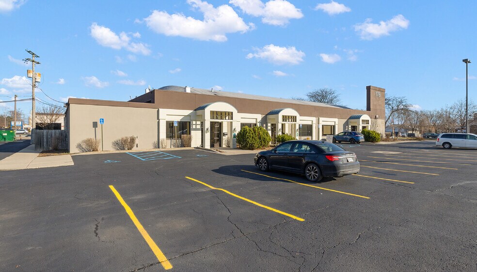 More Photos Of 176 S Main St, Mount Clemens Office For Lease