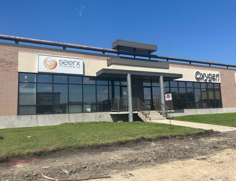 Primary Photo Of 880-888 Bradford St, Winnipeg Industrial For Lease