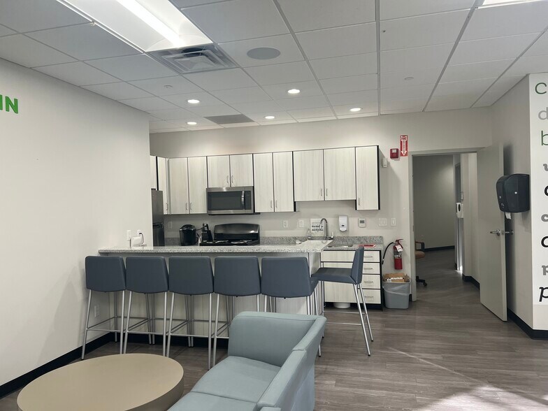 More Photos Of 4460 Highland Dr, Salt Lake City Medical For Lease