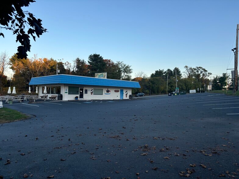 More Photos Of 5130 Chestnut St, Emmaus Fast Food For Sale