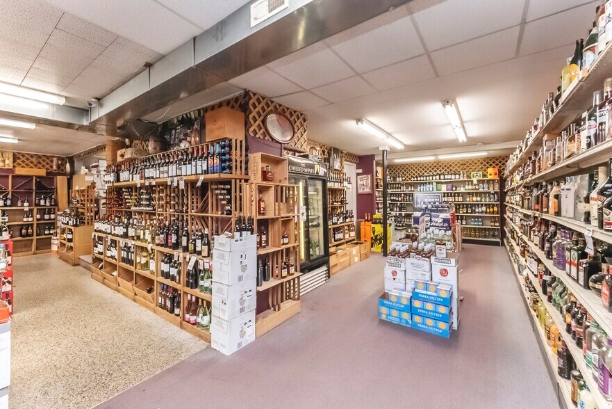 More Photos Of 180 Broadway, Port Ewen Storefront Retail Office For Sale