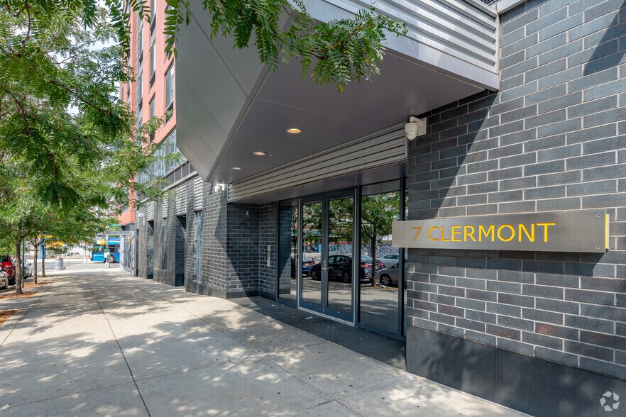 More Photos Of 8 Vanderbilt Ave, Brooklyn Apartments For Lease