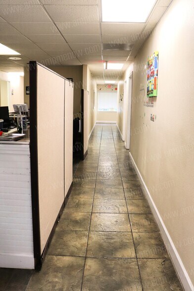 More Photos Of 8225 Normandy Blvd, Jacksonville Medical For Sale