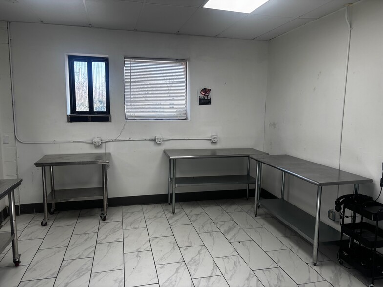 More Photos Of 5114 N Peoria Ave, Tulsa General Retail For Lease