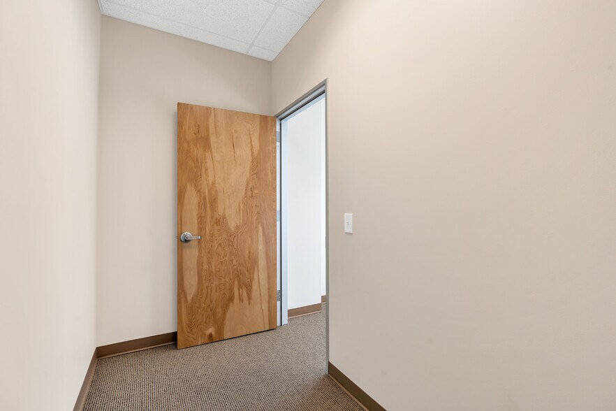 More Photos Of 3455-3499 NE John Olsen Ave, Hillsboro Flex For Sale