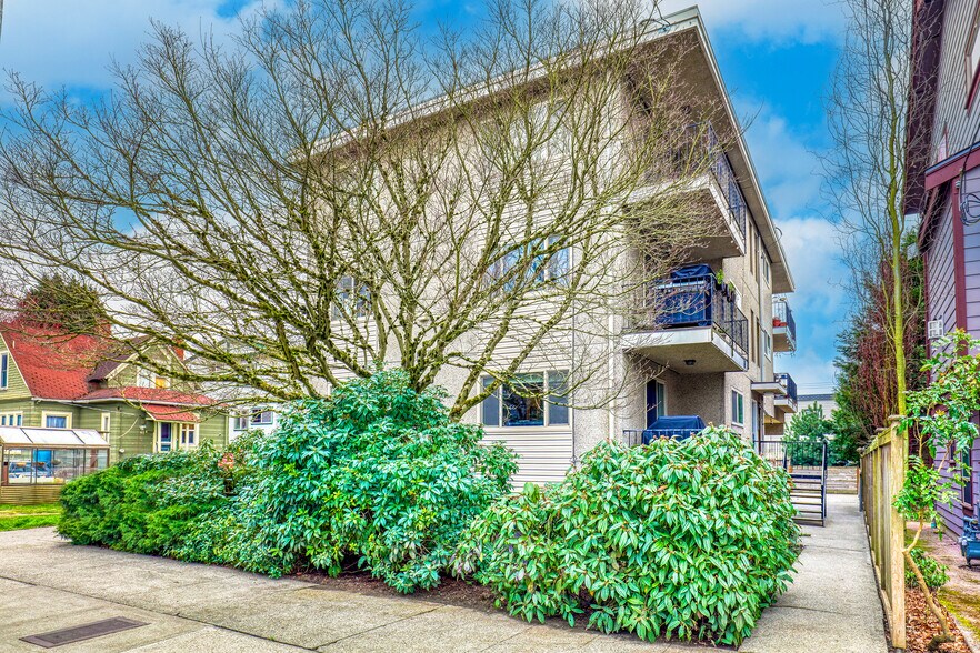 More Photos Of 617 N 49th St, Seattle Apartments For Sale