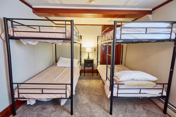 More Photos Of 722 Main St, Bennington Freestanding For Sale
