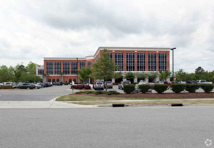More Photos Of 1001 Military Cutoff Rd, Wilmington Medical For Lease