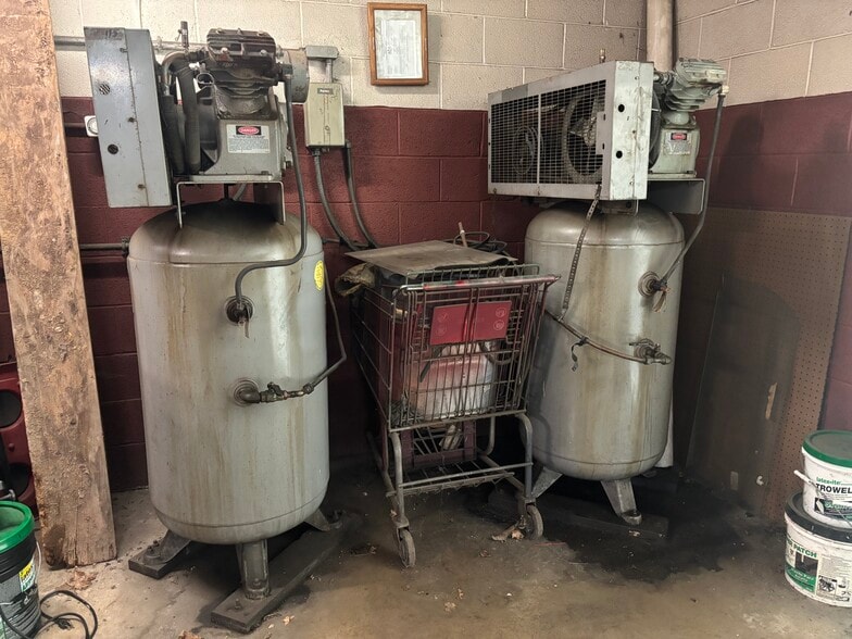More Photos Of 325 E Railroad St, Pottsville Warehouse For Sale