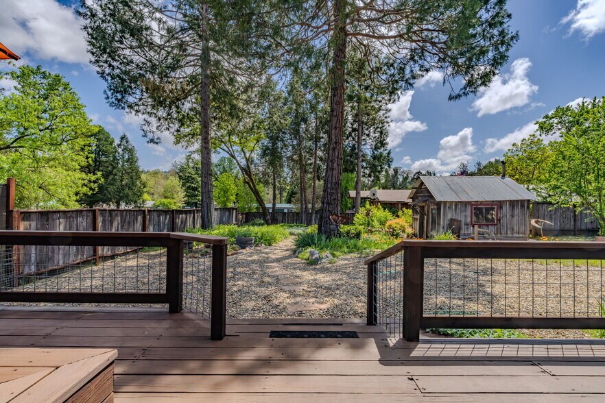 More Photos Of 21376 Consolation St, Volcano Specialty For Sale