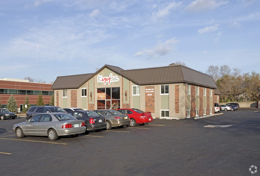 More Photos Of 28230 Orchard Lake Rd, Farmington Hills Office For Sale