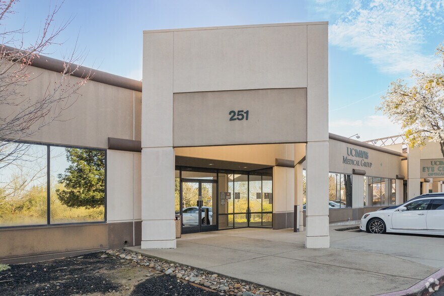 More Photos Of 251 Turn Pike Dr, Folsom Medical For Lease