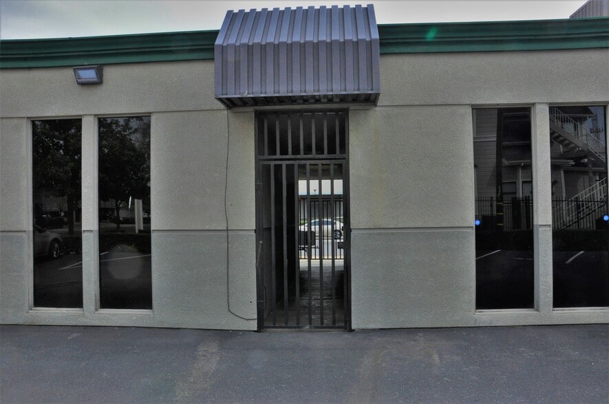 More Photos Of 1321 I St, Modesto Medical For Lease
