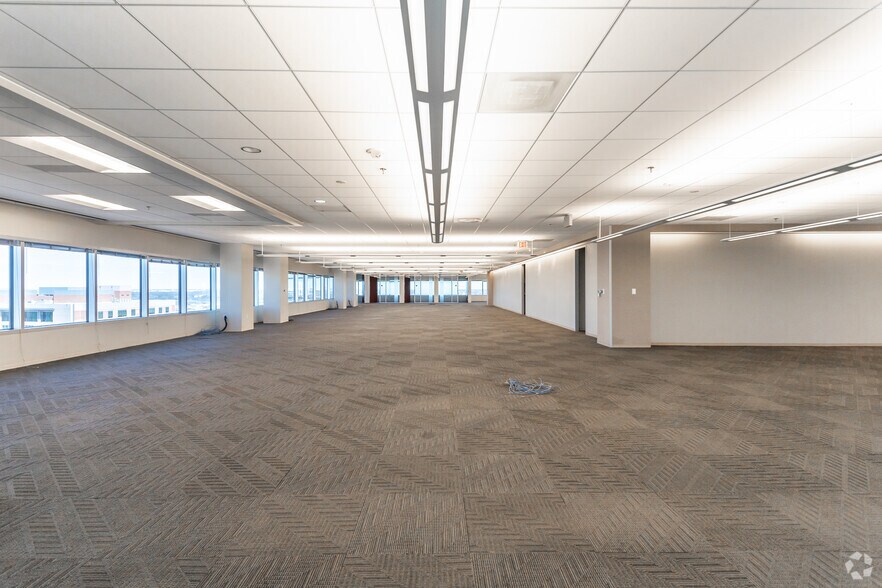 More Photos Of 301 Commerce St, Fort Worth Office For Lease
