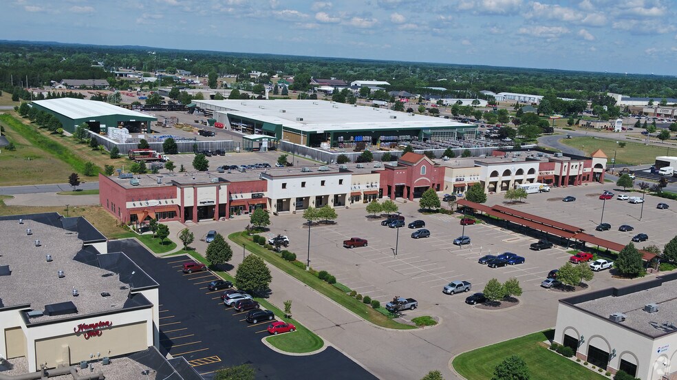 More Photos Of 3012-3066 Village Park Dr, Plover Freestanding For Lease
