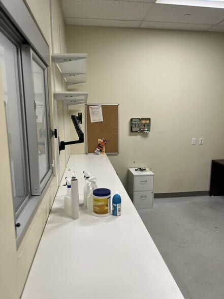 More Photos Of 405 Hunts Point Ave, Bronx Storefront For Lease