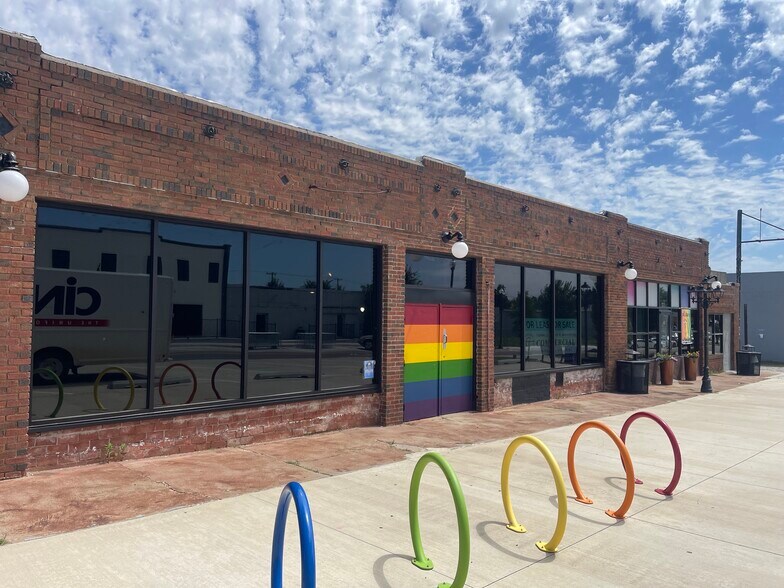 More Photos Of 2125-2137 NW 39th St, Oklahoma City Storefront For Sale