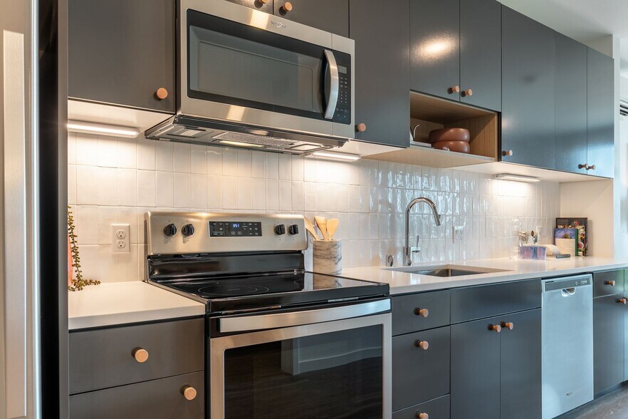 More Photos Of 2309 S Jackson St, Seattle Apartments For Lease