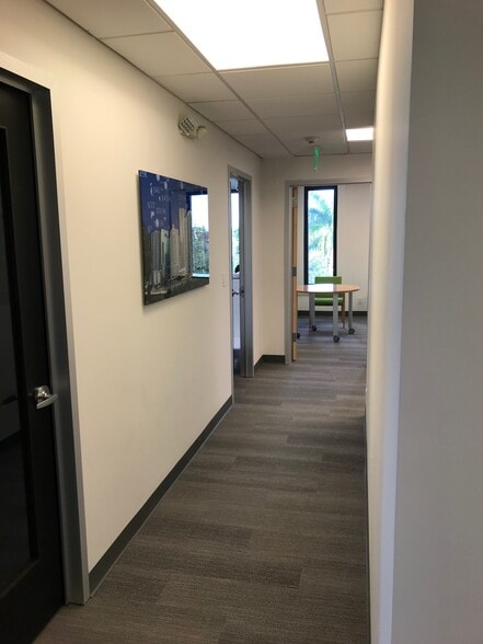 More Photos Of 400 University Dr, Coral Gables Office For Lease