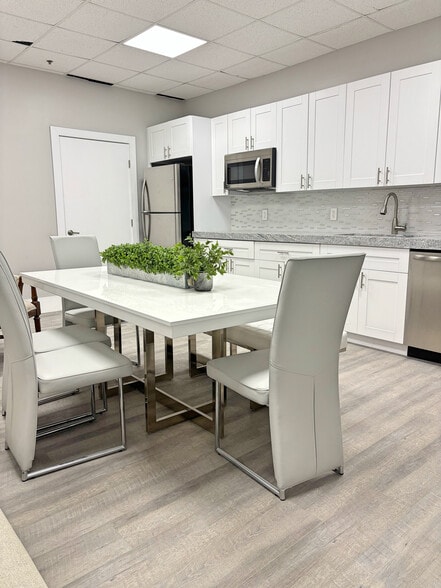 More Photos Of 901 Clint Moore Rd, Boca Raton Loft Creative Space For Sale